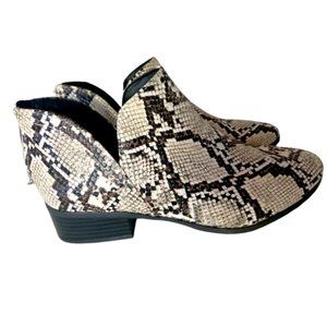 Kenneth Cole Reaction Black and White Embossed Snakeskin Ankle Boot